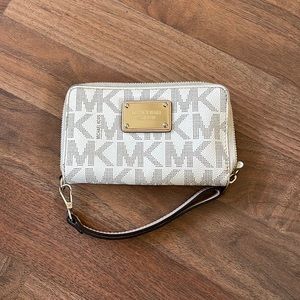 Michael Kors wristlet wallet